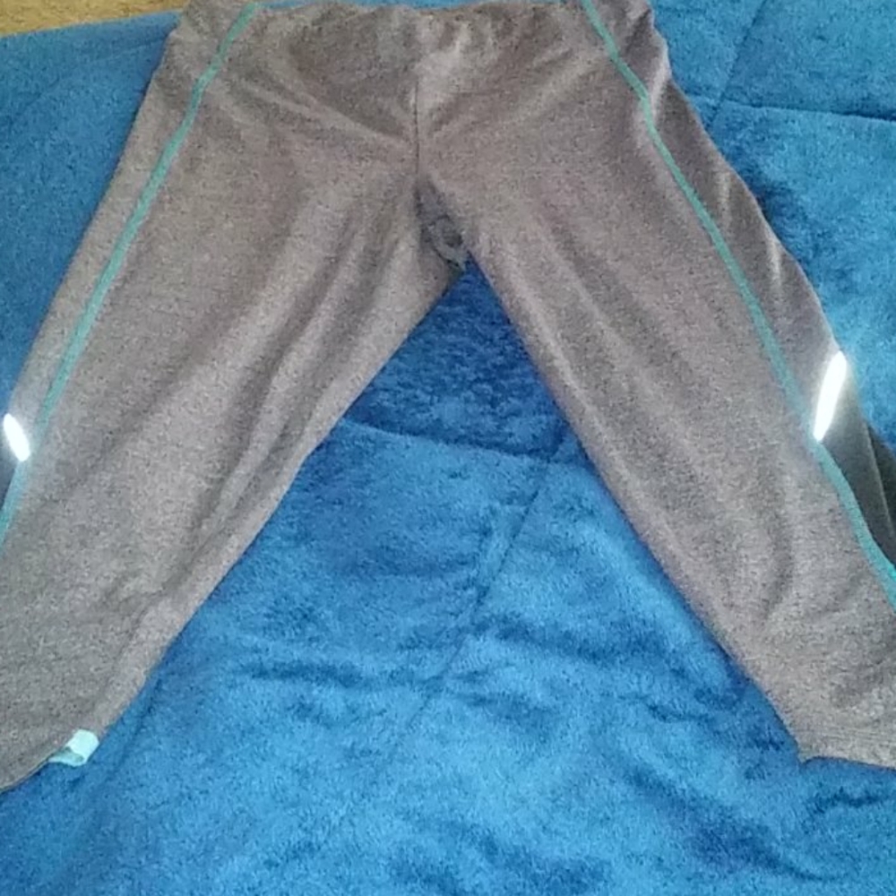 Lucy Tech Yoga Capris